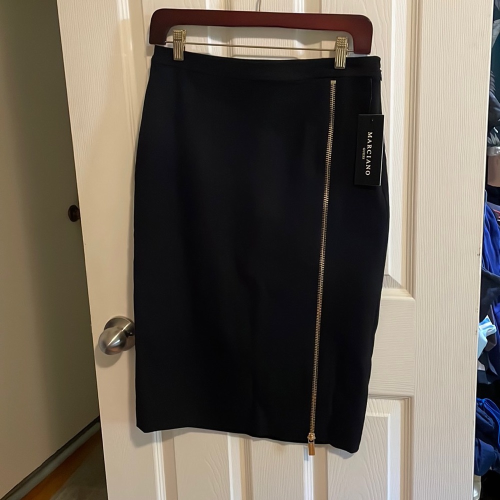Marciano Guess Black Pencil skirt with stylish gold zipper.